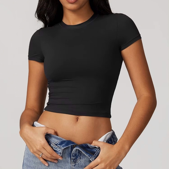 Pedigree SW | Evo-Dry BabyTee Crop Top - Black - Picture 1 of 5